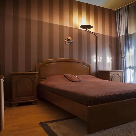 Vezhen Hotel 2*